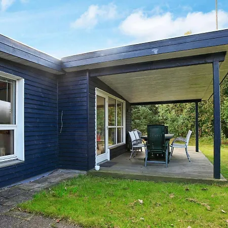 Splendid Holiday Home In Lb K With Roofed Terrace *
